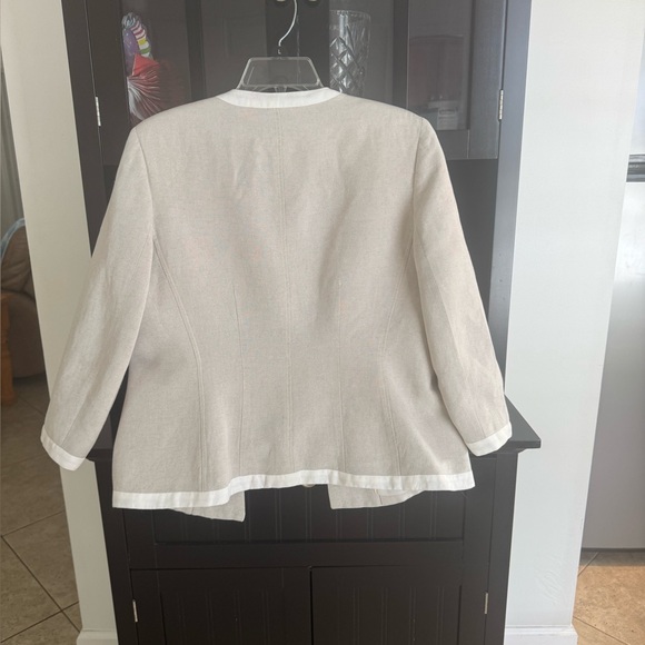 Beige Blazer with White Trim - Picture 2 of 4